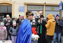 Święto Trzech króli - podjechali królewskimi kabrioletami