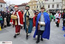 Święto Trzech króli - podjechali królewskimi kabrioletami