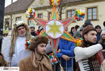 Święto Trzech króli - podjechali królewskimi kabrioletami