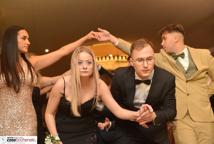 Studniówki rozpoczęte - jak się bawili pierwsi tegoroczni maturzyści?