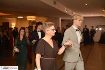 Studniówki rozpoczęte - jak się bawili pierwsi tegoroczni maturzyści?