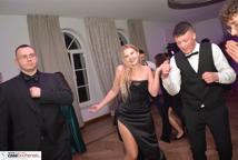 Studniówki rozpoczęte - jak się bawili pierwsi tegoroczni maturzyści?