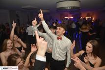 Studniówki rozpoczęte - jak się bawili pierwsi tegoroczni maturzyści?