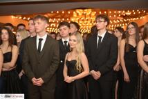 Mechanik zabalował na studniówce - sala pękała w szwach