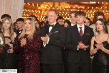 Mechanik zabalował na studniówce - sala pękała w szwach