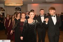 Mechanik zabalował na studniówce - sala pękała w szwach