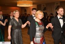 Mechanik zabalował na studniówce - sala pękała w szwach