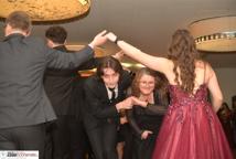 Mechanik zabalował na studniówce - sala pękała w szwach