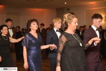 Mechanik zabalował na studniówce - sala pękała w szwach