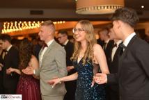 Mechanik zabalował na studniówce - sala pękała w szwach