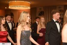 Mechanik zabalował na studniówce - sala pękała w szwach