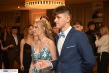 Mechanik zabalował na studniówce - sala pękała w szwach