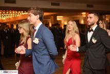 Mechanik zabalował na studniówce - sala pękała w szwach