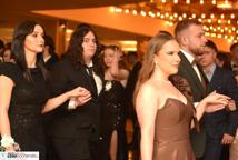 Mechanik zabalował na studniówce - sala pękała w szwach