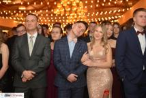 Mechanik zabalował na studniówce - sala pękała w szwach