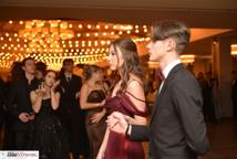 Mechanik zabalował na studniówce - sala pękała w szwach