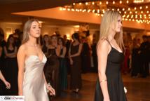 Mechanik zabalował na studniówce - sala pękała w szwach