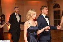 Mechanik zabalował na studniówce - sala pękała w szwach