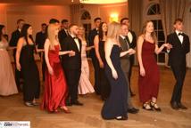 Mechanik zabalował na studniówce - sala pękała w szwach