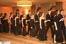 Mechanik zabalował na studniówce - sala pękała w szwach