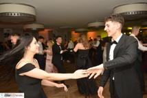 Mechanik zabalował na studniówce - sala pękała w szwach