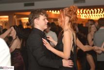 Mechanik zabalował na studniówce - sala pękała w szwach