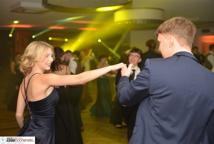 Mechanik zabalował na studniówce - sala pękała w szwach