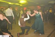 Mechanik zabalował na studniówce - sala pękała w szwach