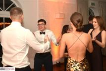 Mechanik zabalował na studniówce - sala pękała w szwach