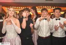 Mechanik zabalował na studniówce - sala pękała w szwach