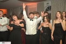 Mechanik zabalował na studniówce - sala pękała w szwach