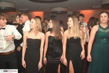 Mechanik zabalował na studniówce - sala pękała w szwach