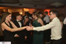 Mechanik zabalował na studniówce - sala pękała w szwach