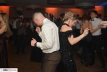 Mechanik zabalował na studniówce - sala pękała w szwach