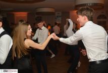 Mechanik zabalował na studniówce - sala pękała w szwach