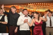 Mechanik zabalował na studniówce - sala pękała w szwach