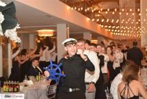 Mechanik zabalował na studniówce - sala pękała w szwach