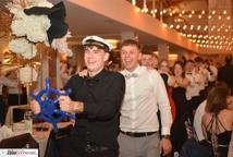 Mechanik zabalował na studniówce - sala pękała w szwach