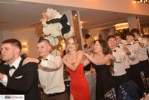 Mechanik zabalował na studniówce - sala pękała w szwach