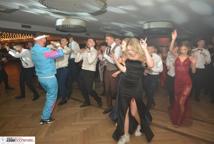 Mechanik zabalował na studniówce - sala pękała w szwach