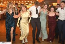 Mechanik zabalował na studniówce - sala pękała w szwach