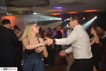 Mechanik zabalował na studniówce - sala pękała w szwach