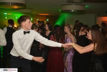 Mechanik zabalował na studniówce - sala pękała w szwach