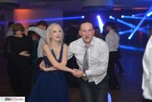 Mechanik zabalował na studniówce - sala pękała w szwach