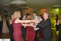 Mechanik zabalował na studniówce - sala pękała w szwach