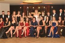 Mechanik zabalował na studniówce - sala pękała w szwach