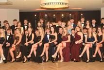 Mechanik zabalował na studniówce - sala pękała w szwach