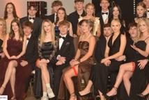 Mechanik zabalował na studniówce - sala pękała w szwach