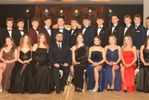 Mechanik zabalował na studniówce - sala pękała w szwach