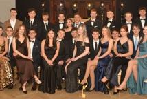 Mechanik zabalował na studniówce - sala pękała w szwach